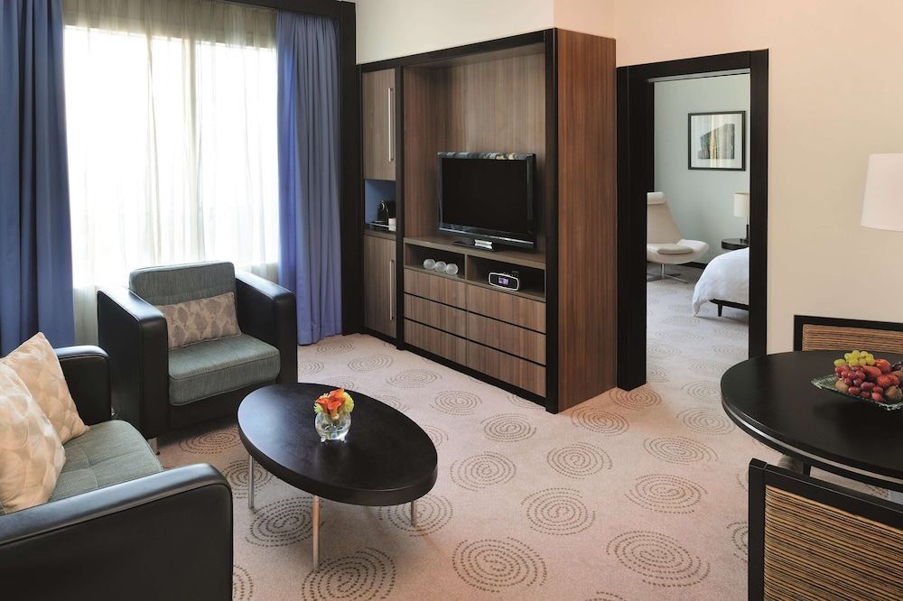 AVANI Deira Dubai Hotel - Image 8
