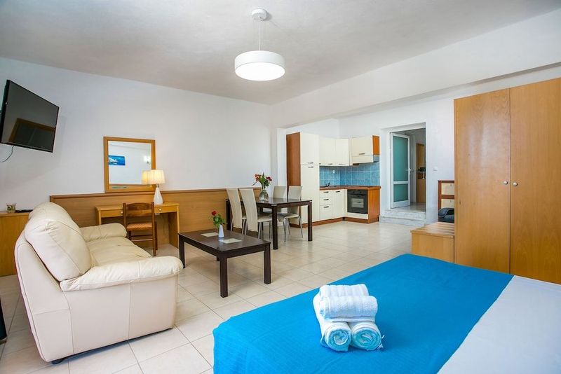 Mon Repos Hotel - Image 5