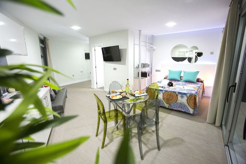 Valentina Beach Apartments & Suites - Image 5