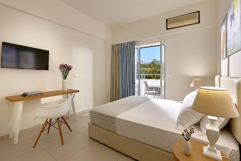 Vasia Ormos Hotel - Image 9