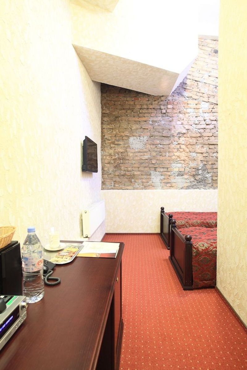 Monte Kristo Hotel - Image 2