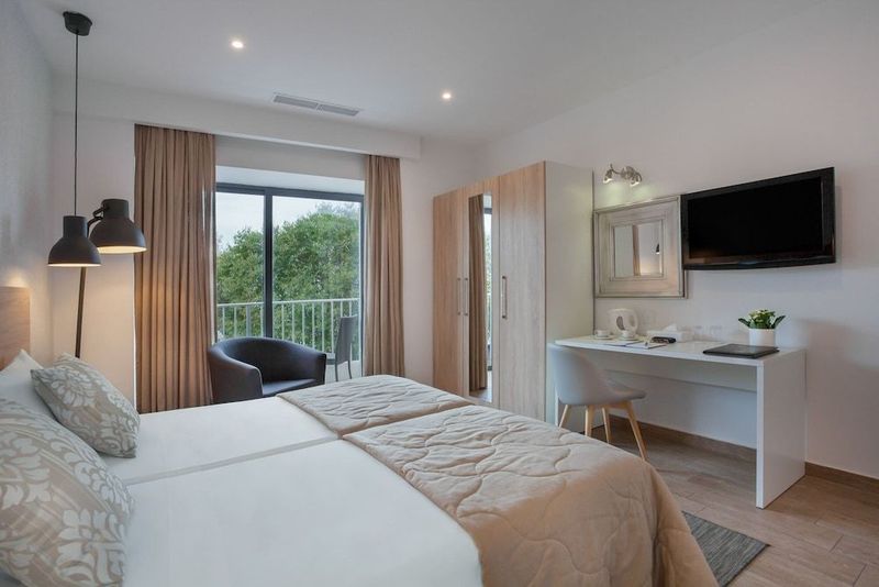 Plaza Regency Hotels - Image 4
