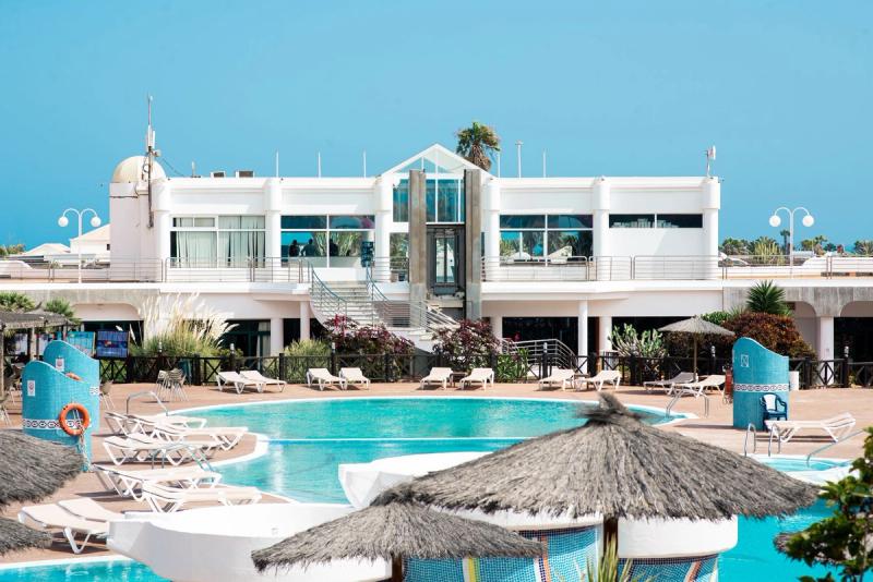HL Club Playa Blanca Hotel - Image 6