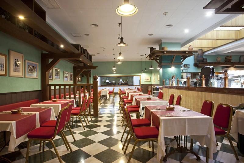 Hotel ILUNION Les Corts Spa - Image 7