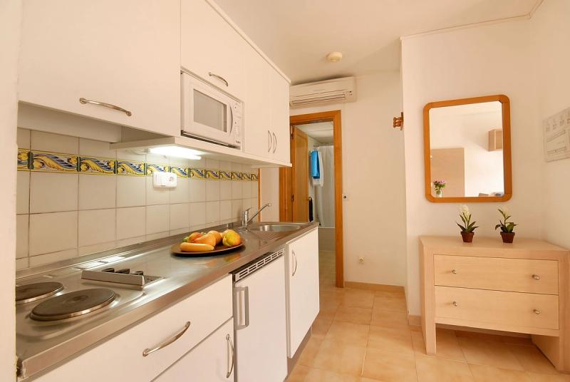 Mariner Club Apartments - Image 10