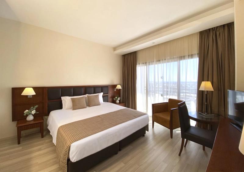 Ajax Hotel - Image 5