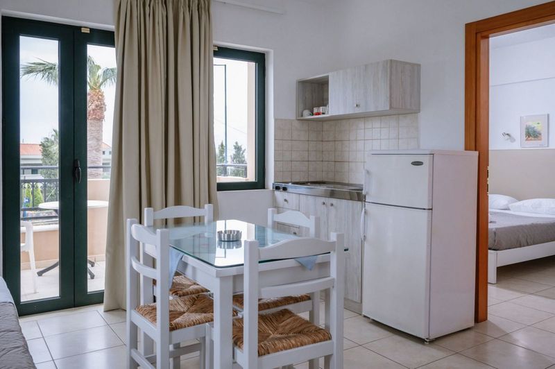 Dionysos Hotel Apartments & Studios - Image 3