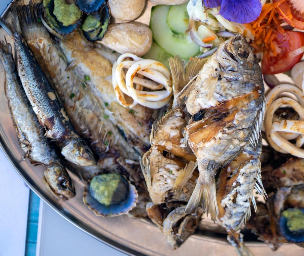 Grillet fersk fisk må nytes på restaurantene på Tenerife