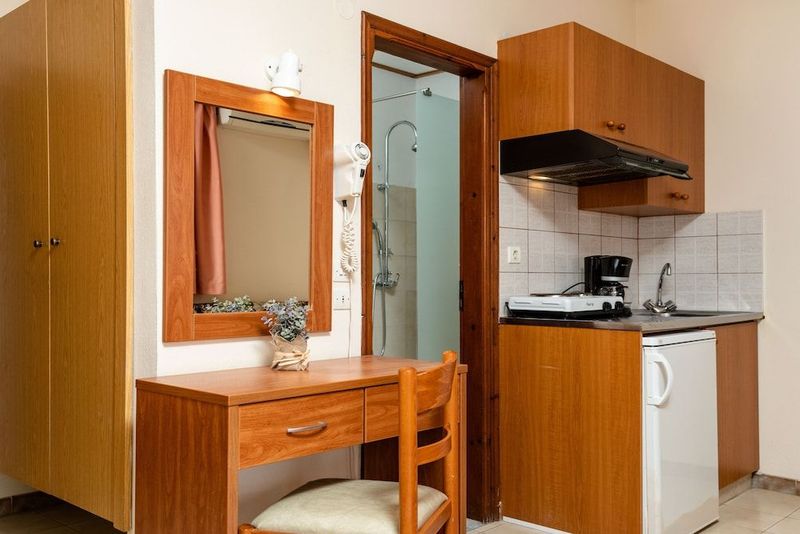 Ilyssion Holidays Apartments & Studios - Image 7