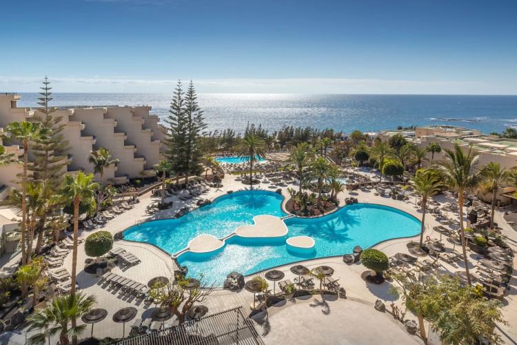 Ta med familjen på en aktiv semester på Barcelo Lanzarote Active Resort på Lanzarote