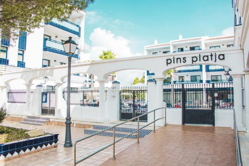 Pins Platja Apartments - Image 2