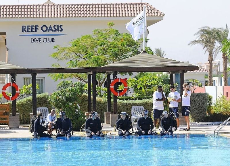 Reef Oasis Blue Bay Resort - Image 8