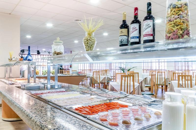 Gran Playa Hotel - Image 10