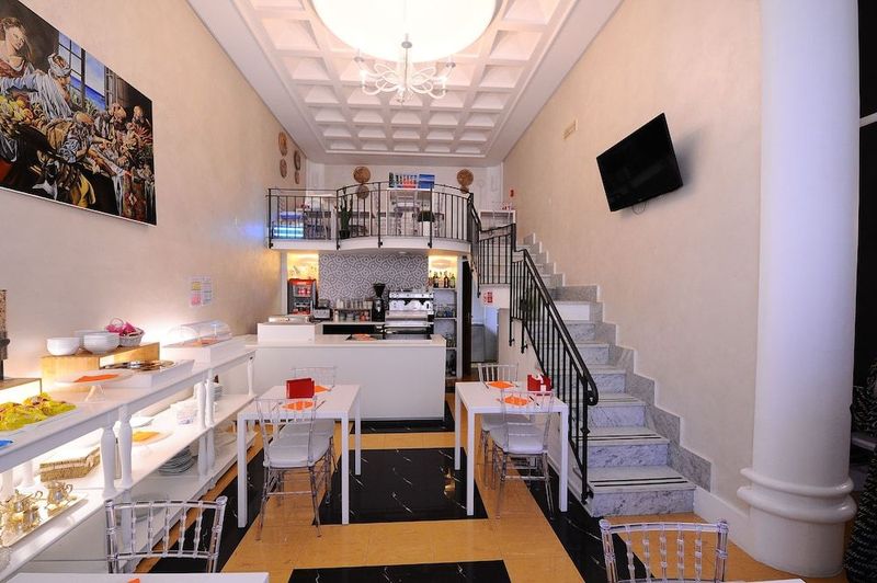Artemisia Palace Hotel - Image 3