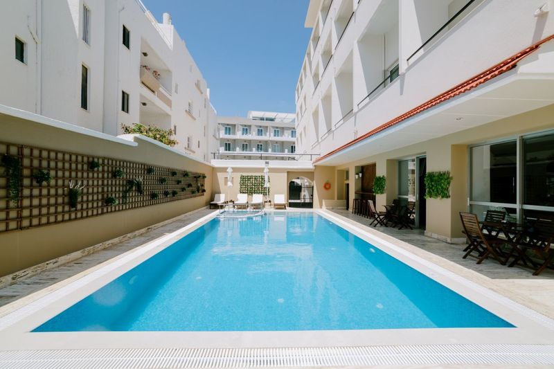 Zephyros Hotel - Image 1