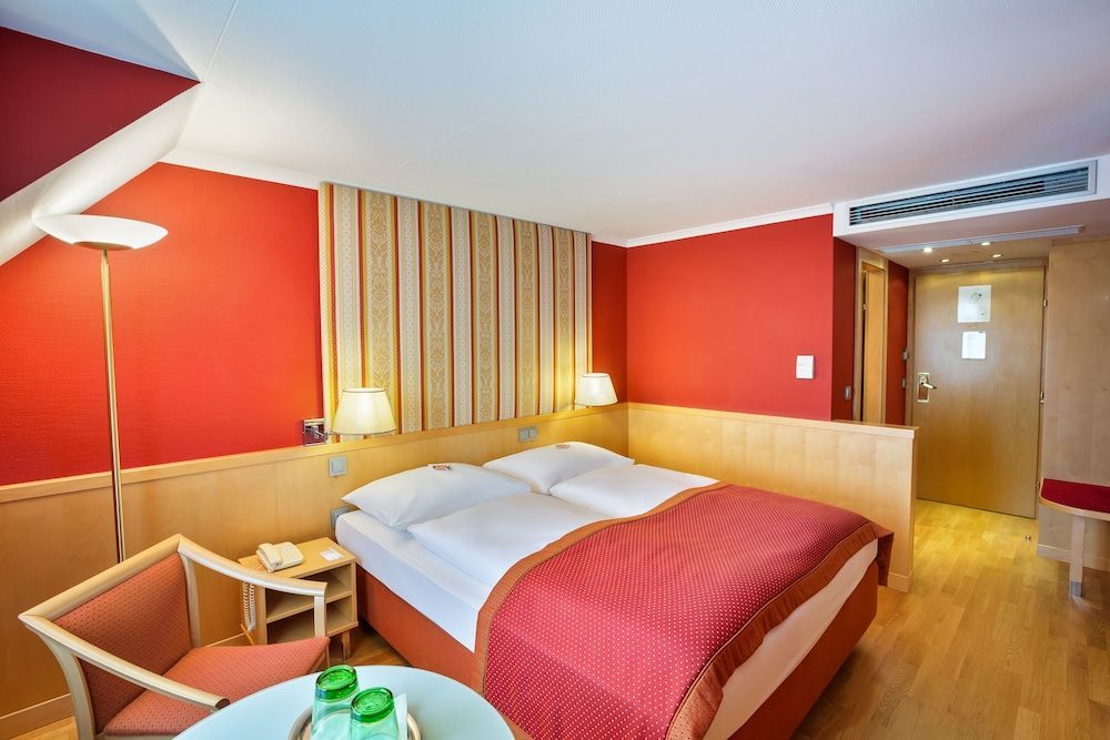 Austria Trend Hotel Ananas - Image 1