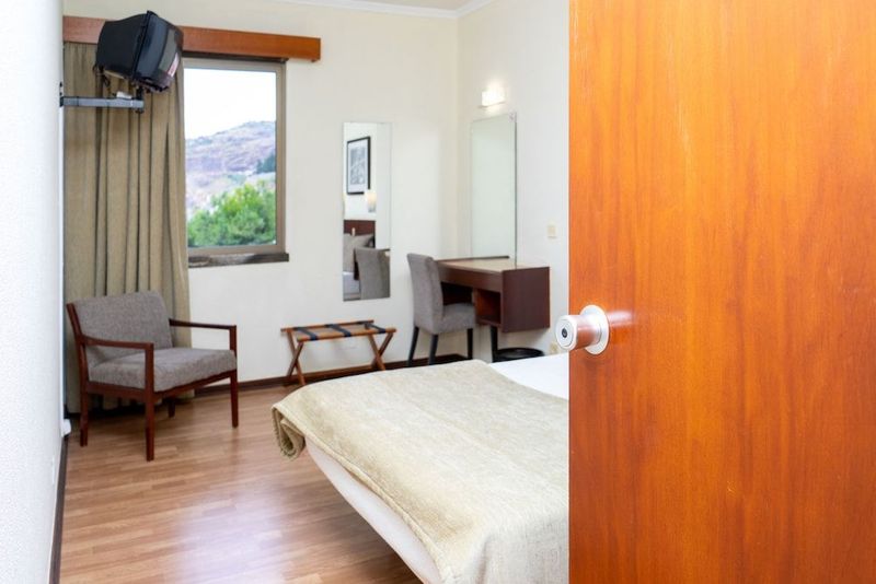 Flag Hotel Madeira - Ribeira Brava - Image 9