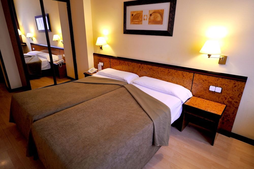 Glories Hotel - Image 7