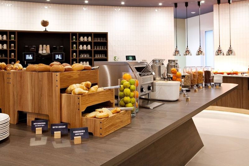 Hampton by Hilton Vienna Messe - Image 3