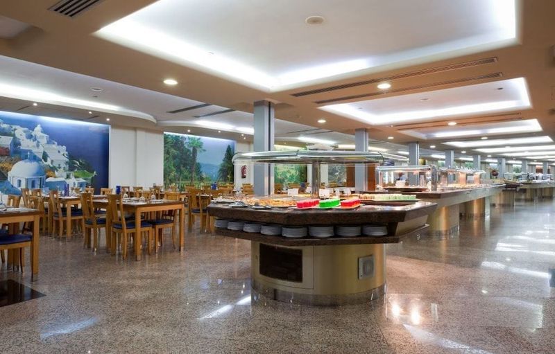 Gran Hotel Bali - Image 10