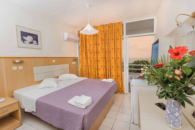 Eri Beach & Village - Image 10