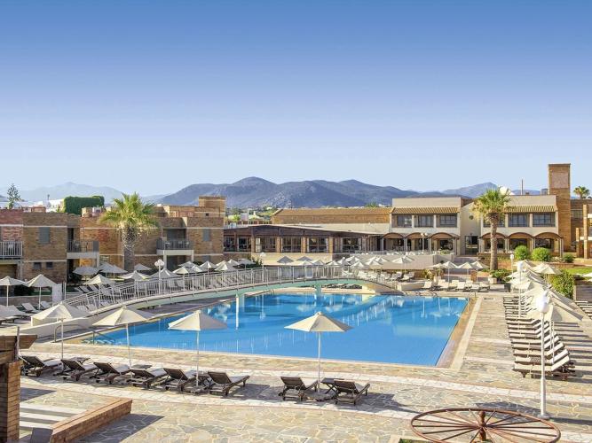 På Bella Beach Hotel kan du nyte en ferie ved sjøen på Kreta, med mulighet for All Inclusive.