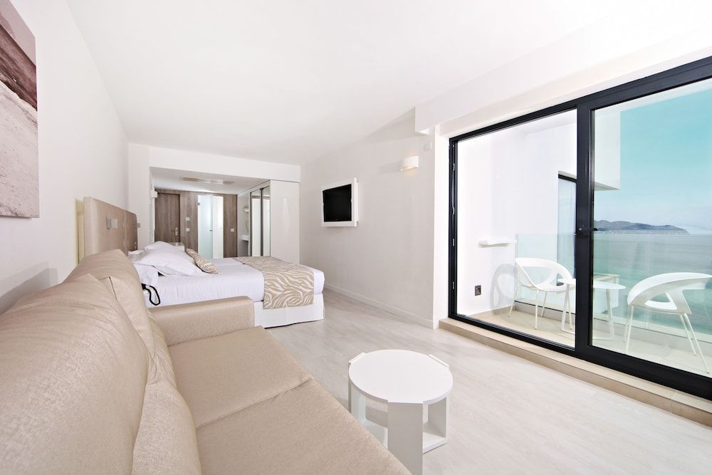 Iberostar Waves Cala Millor - Image 8
