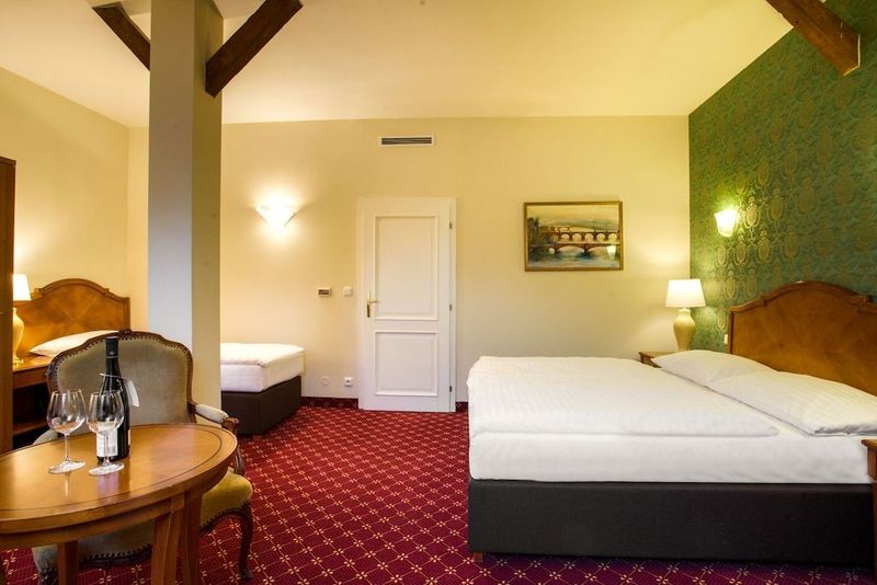 Hotel St George - Image 2