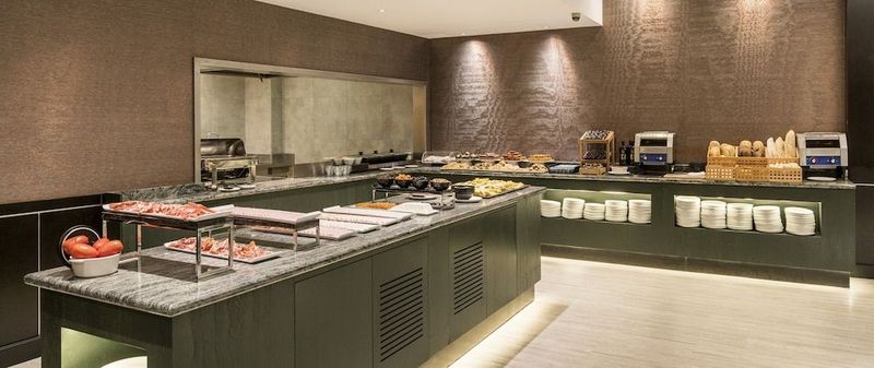 Hotel ILUNION Malaga - Image 9