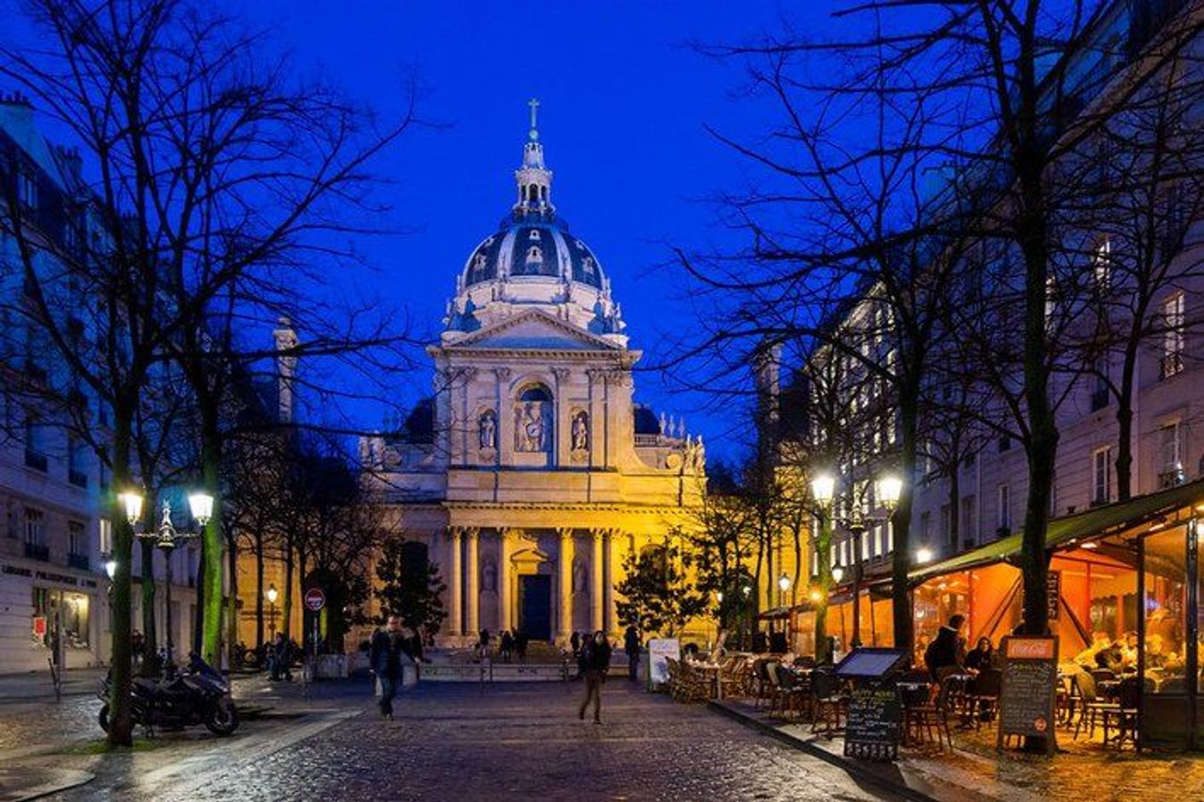 Sorbonne universitetet ligger i Latinkvarteren