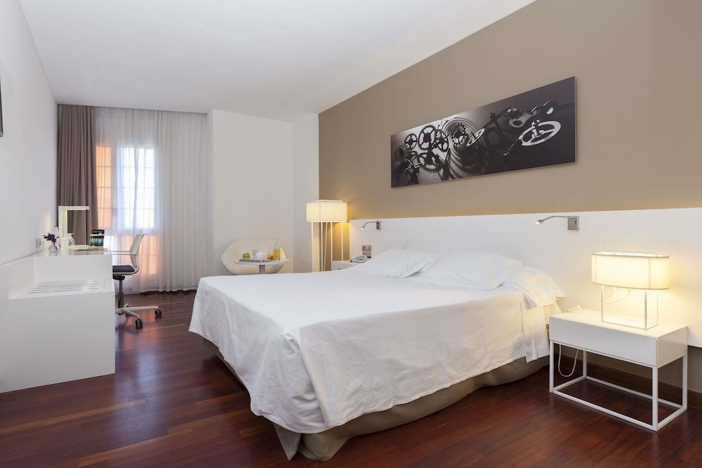 Hotel URH Ciutat de Mataro - Image 9