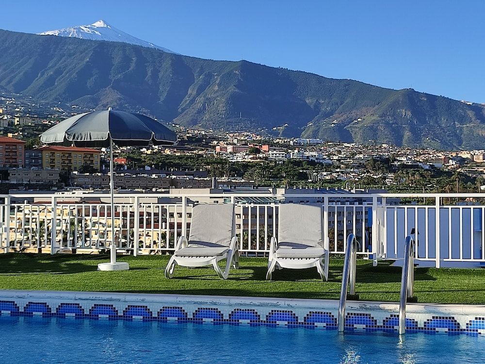 Skyview Hotel - Image 1