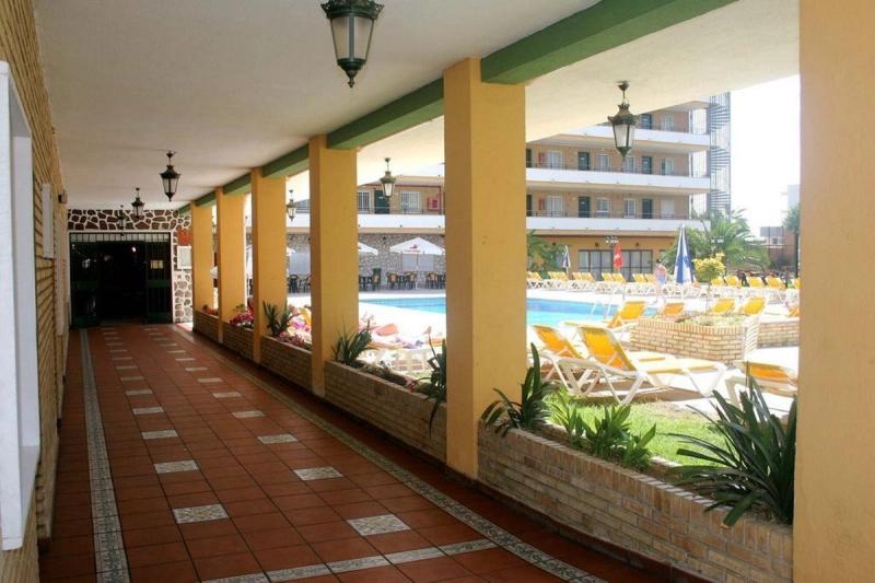 Apartamentos Buensol - Image 6