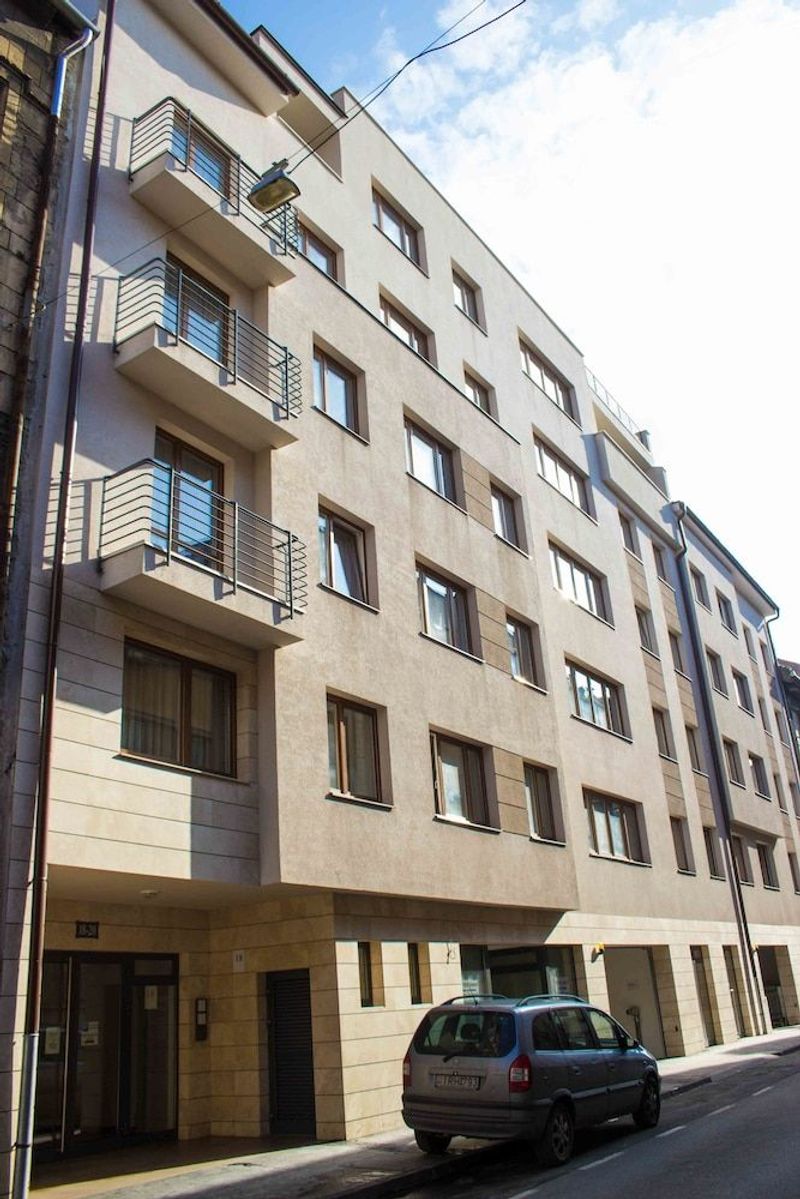 Maple Tree Apartments - Image 10