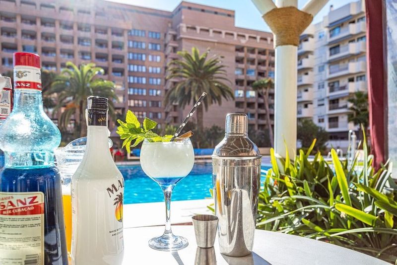 Aparthotel PYR Fuengirola - Image 9