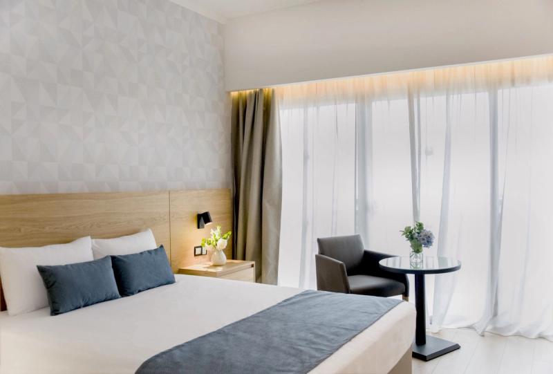 Ajax Hotel - Image 2