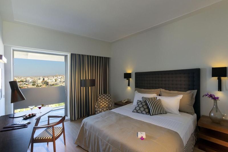 Aquila Atlantis Hotel - Image 4