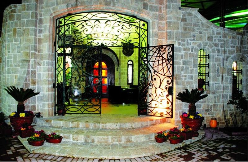 Dinasty Hotel - Image 2