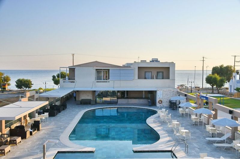 Castro Beach Hotel - Image 10