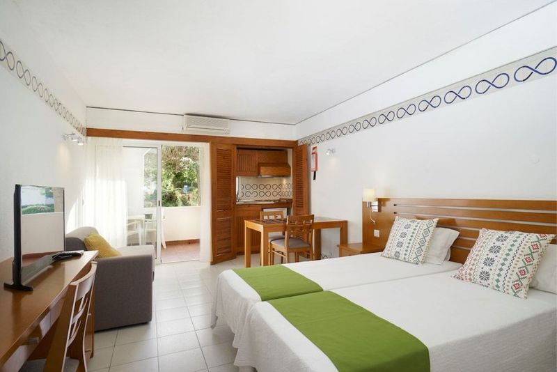 Golden Club Cabanas - Image 3