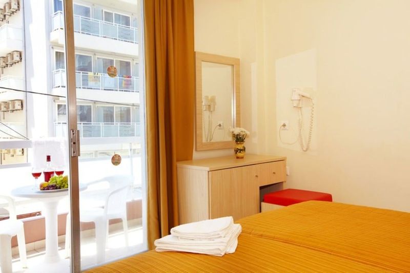 Amaryllis Hotel - Image 2