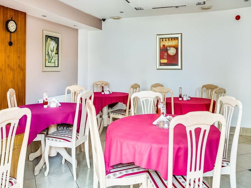 London Guest House - Image 6