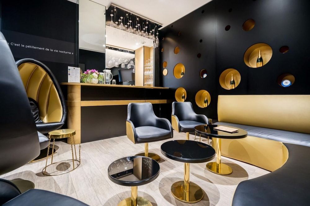 Hotel Les Bulles de Paris - Image 6