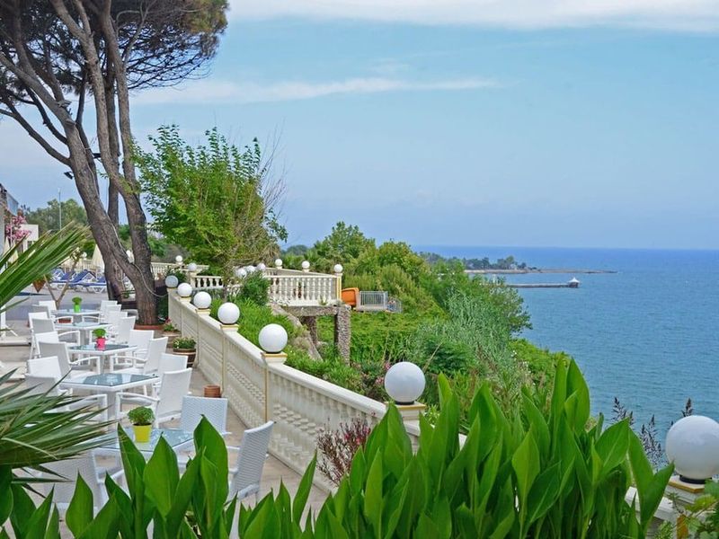 Lara Hotel - Image 9