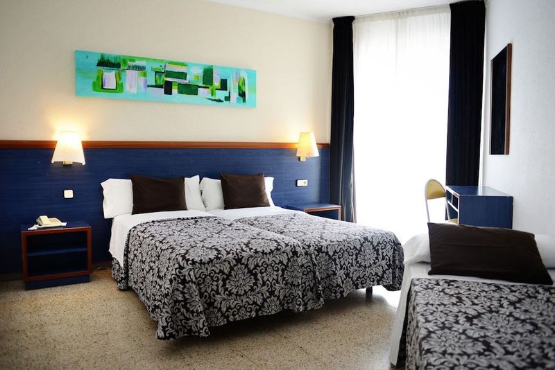 Miami Hotel - Image 4