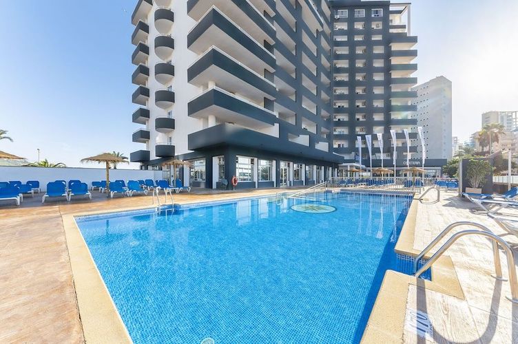 Slapp av i solen på Port Europa leilighetshotell i Calpe.