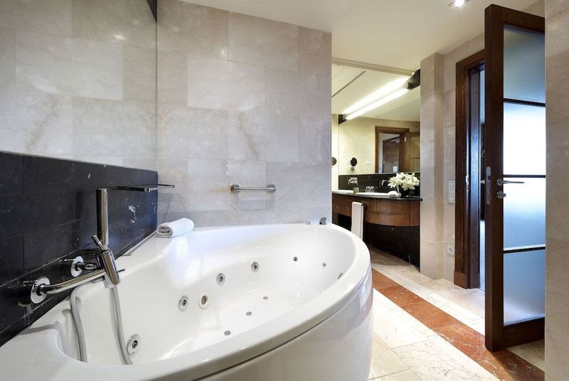 Eurostars Suites Mirasierra - Image 4