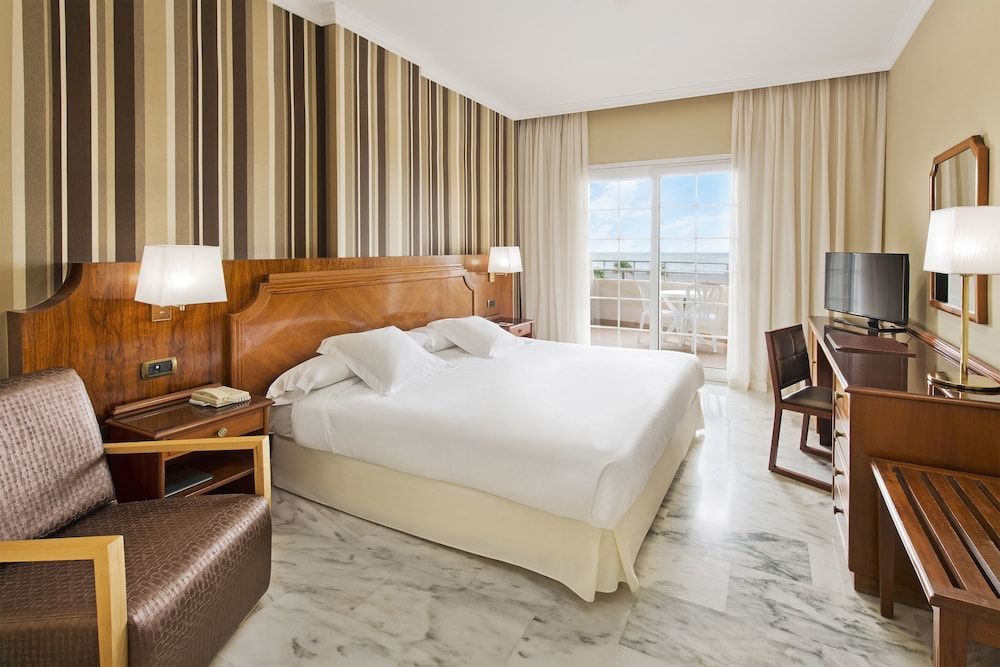 Elba Motril Beach & Business Hotel - Image 9