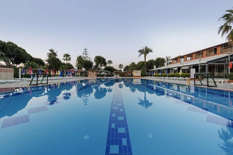 Club Turtas Beach Hotel - Image 1