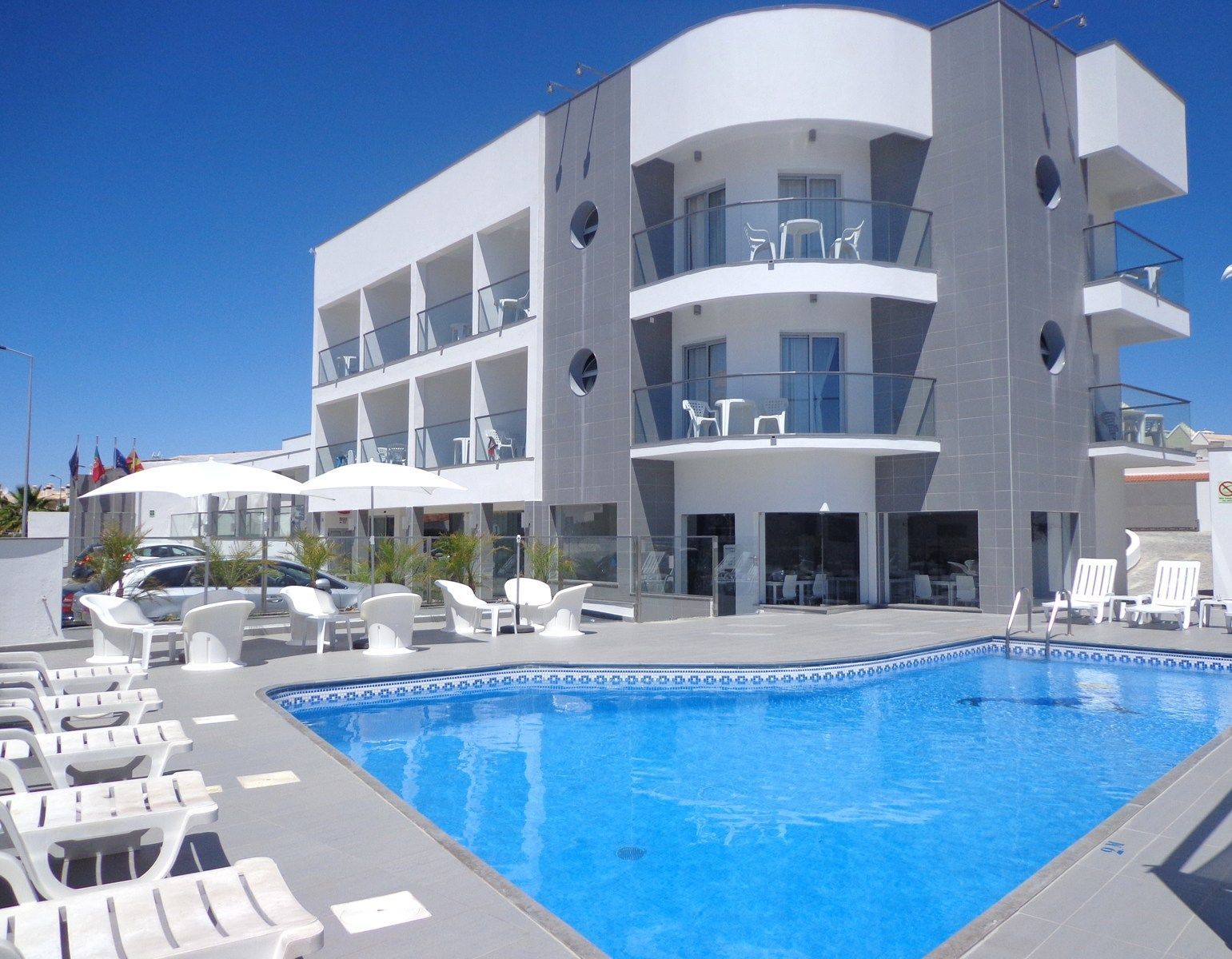KR Hotel - Image 1